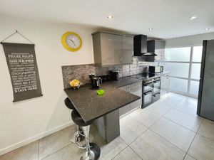 Kitchen- click for photo gallery